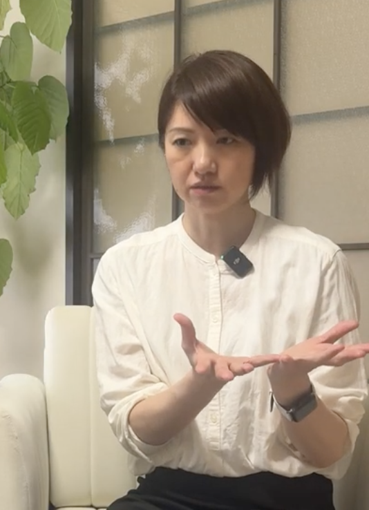 AI-BOUZお客様の声。起業塾、コンサルなどを受けても改善しなかった状態から広島・福山の腸もみサロンで新規月2〜3人が2ヶ月半で67名に。