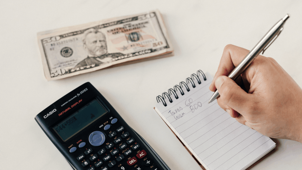 フリーランス美容師の働き方とフリーランス美容師に向いている人の特徴について解説した記事