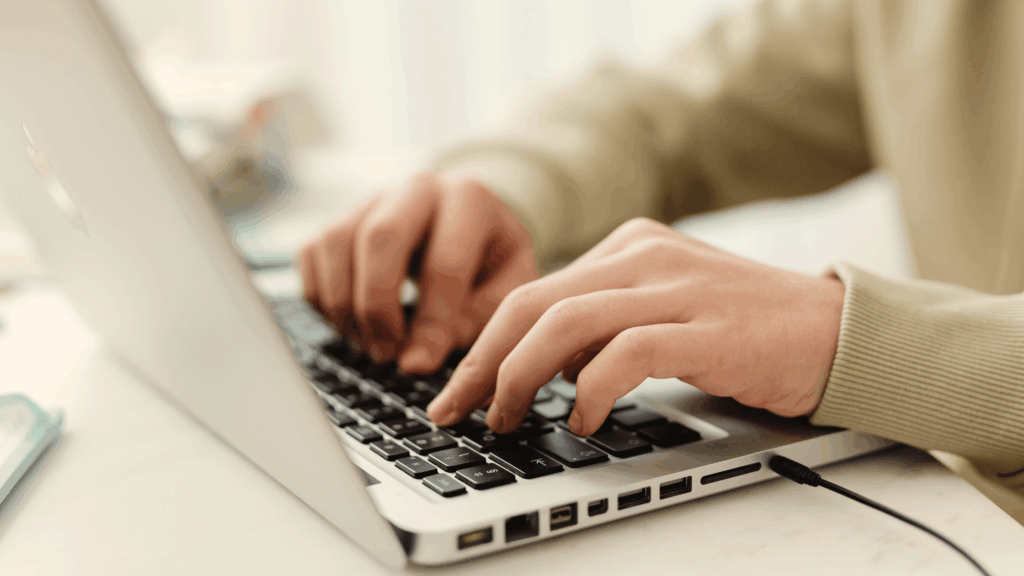 眉毛サロンのブログが集客に効果がある理由を書かれた記事