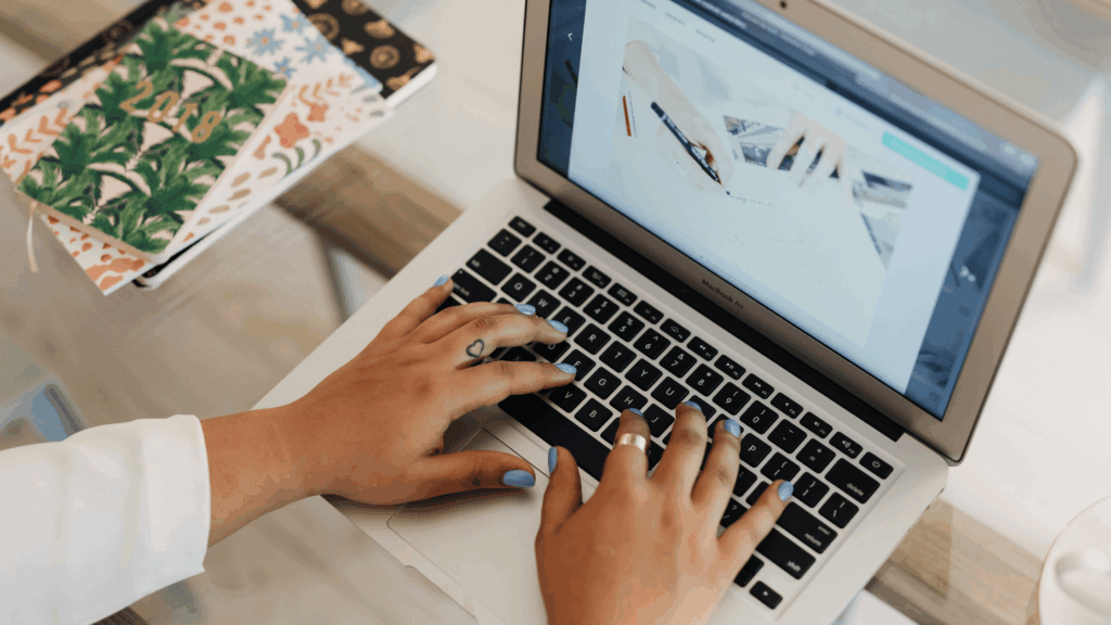 サロンブログの書き方の説明とサロンブログが集客に効果的であることが書かれた記事