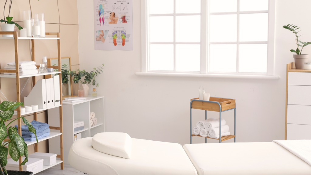 整骨院の経営者がSNS集客で来院数を伸ばメリット方法が書かれた記事