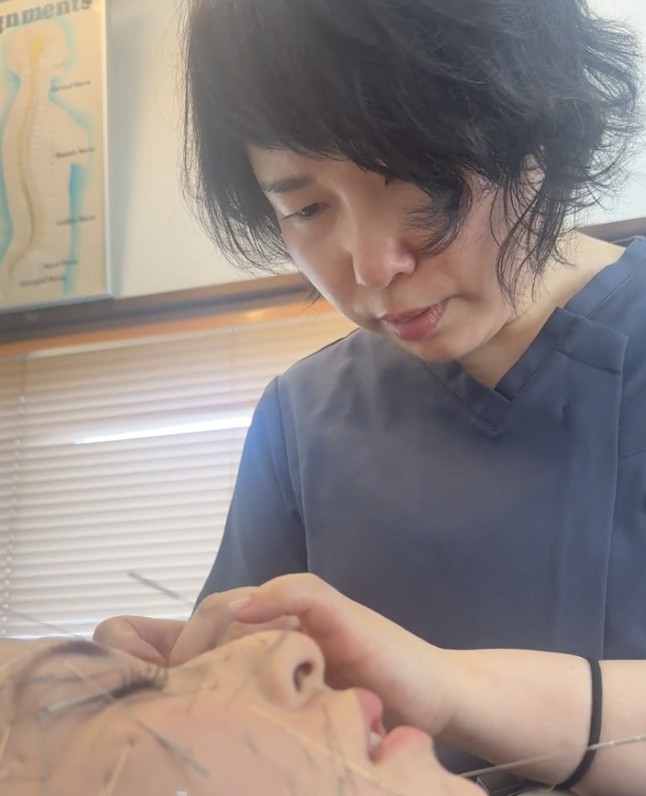 【AI-BOUZ お客様事例】ゼロスタートから月の新規最多30人・売上128万円、予約は1ヶ月先まで満員に。広島・鍼灸院の集客の軌跡